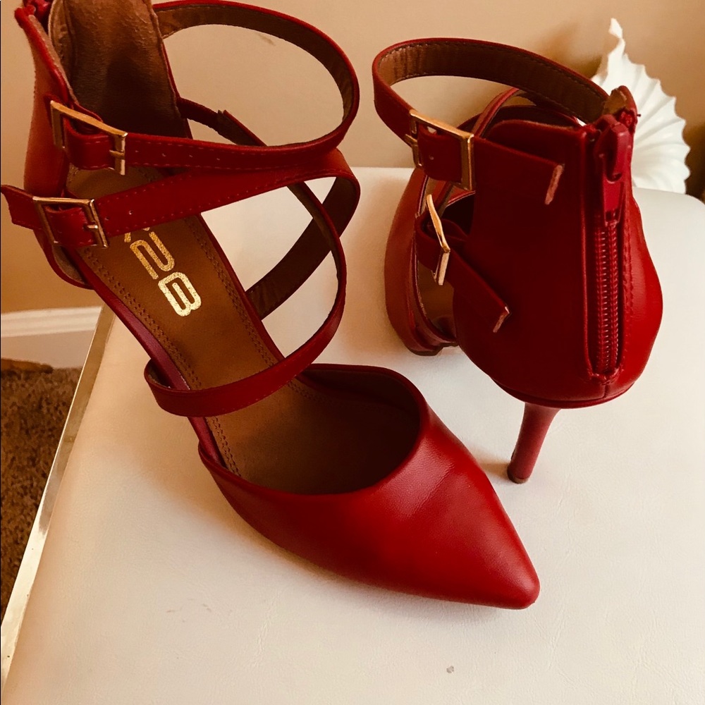 Ladies high heels shoes